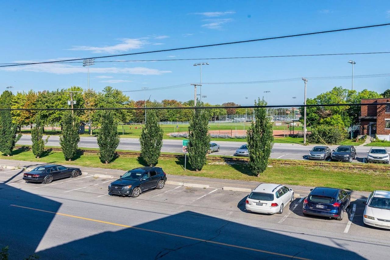 Free Parking In Beautiful Lachine Montréal Esterno foto